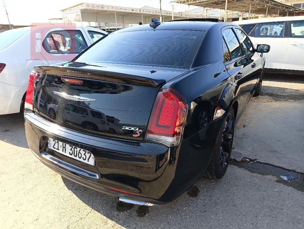 کرایسلەر 300